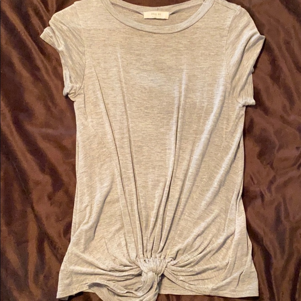 Women’s knot shirt
